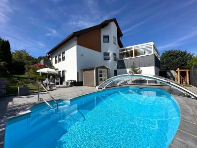 Eindrucksvolles Haus mit Wintergarten, Swimmingpool, Sauna, Kamin & Doppelgarage