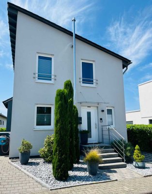 Sehr gepflegtes und freistehendes Einfamilienhaus mit 6 Zimmer in ruhiger Lage (Sackgasse)