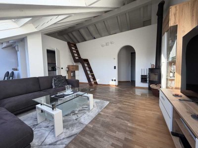 Charmante 2,5-Zimmer-Dachgeschosswohnung mit Balkon und Tiefgaragenstellplatz in Sielmingen