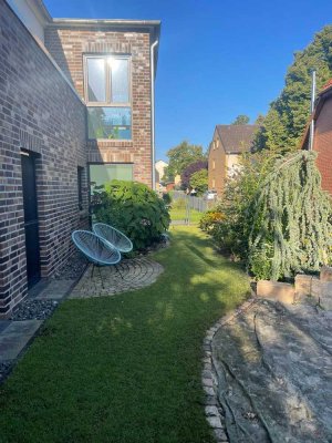 Moderne 4-Zimmer-Wohnung mit liebevoll gestalteten Garten