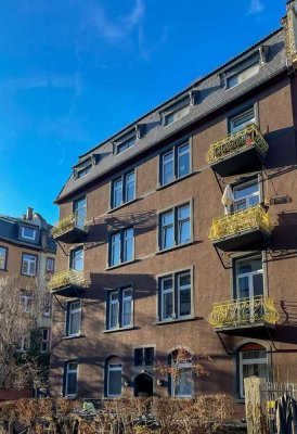 NORDEND AM GÜNTHERSBURGPARK: 2-Zimmer-Altbau mit Südbalkon