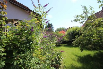 Rückzugsort und Lebensqualität - Gartenparadies mit Privatsphäre – gepflegtes Einfamilienhaus mit Tr