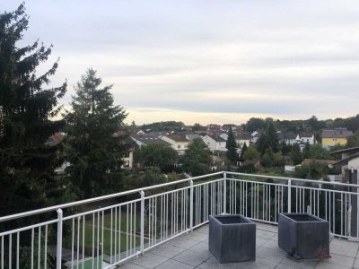 Penthouse Wohnung 3,5-Zimmer lichtdurchflutet, großzügig mit Aufzug