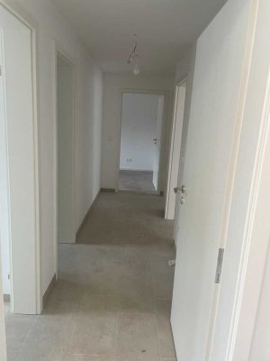 Renovierte 3-Zimmer-Wohnung (Erdgeschoss) mit Fußbodenheizung und Terrasse in Dingolfing