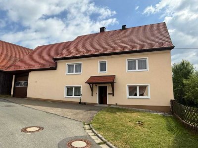 Charmantes Anwesen mit Nebengebäuden und großzügigem Garten in Altdorf-Eismannsberg