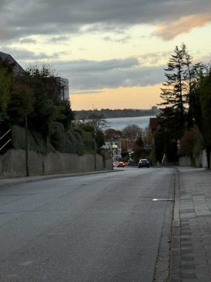 Im Auftr.: Renovierte 2,5 Zi. Wohnung in Laboe unweit des Hafens z. vermieten, inkl. Kfz. Stellpl.