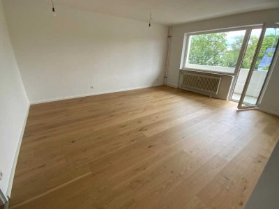 Exklusive, neuwertige 3-Zimmer-Wohnung mit Balkon in Hanau