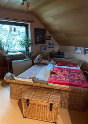 Geschmackvolle, gepflegte 5-Zimmer-DG-Wohnung mit Balkon in Ettlingen