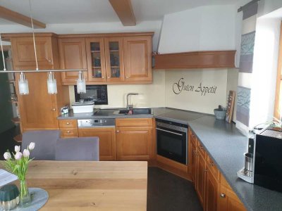 Einfamilienhaus mit 8 Zimmern und Garage in Schöllnach