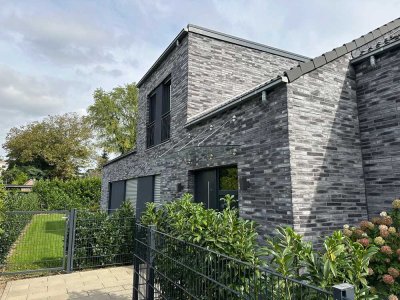 Neubau - anspruchsvolle - stilvoll ausgestattete 3-Zimmer-Dach-Terrassenwohnung in Krefeld Verberg!