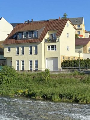 Ansprechendes Mehrfamilienhaus mit Terrasse und ebenerdigem Bungalow - auch zur Selbstnutzung