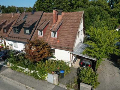 Reiheneckhaus in Söcking im Dornröschenschlaf und großem Garten