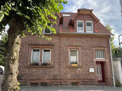 Wunderschönes saniertes Einfamilien-Wohnhaus mit historischem Baustil in Waldfischbach-Burgalben