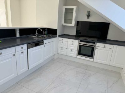 große 2-Zimmer-Wohnung mit Einbauküche in Erkrath Alt