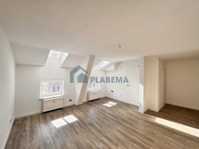 Zentral gelegene 2-Zimmer Wohnung mit Balkon, traumhafter Ausblick auf den Knieperteich, renoviert