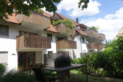 Gelegenheit: Exklusive, helle Dachstudio-Wohnung mit Kamin und Dachterrasse in Nürnberg-Wetzendorf