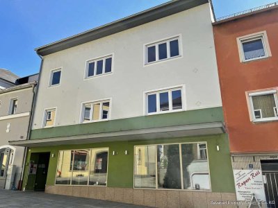 Attraktives Wohn- und Geschäftshaus im Herzen von Cham – mit Café & Wohnkonzept für Studenten-WGs