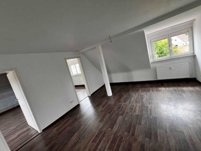 4 Zimmer Dachgeschosswohnung direkter Blick auf Weiher