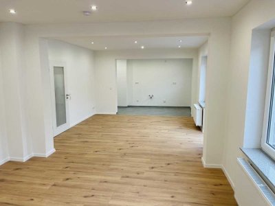 +++Erstbezug nach Sanierung+++ 4-Zi. Erdgeschosswohnung inkl. Terrasse