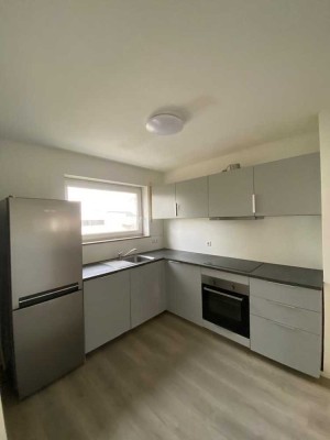 Exklusive, vollständig renovierte 4-Raum-Wohnung mit EBK in Neu-Ulm, Ludwigsfeld