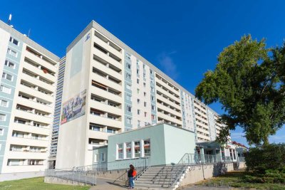 frisch sanierte 1- Raum Wohnung mit Aufzug sucht neuen Mieter!