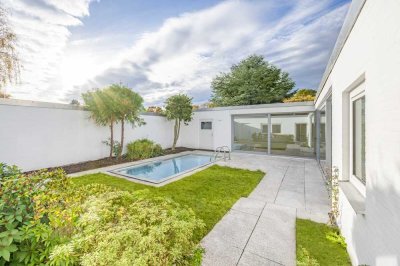 Bungalow mit Atriumgarten in beliebter Lage