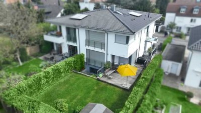 Individuelles Architektenhaus mit stilvoller Klarheit in bevorzugter Lage von Hofheim (Marxheim).