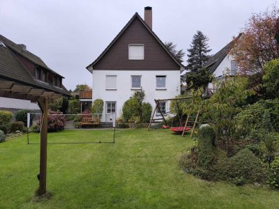 Idyllische 5 Zi.-Doppelhaushälfte mit Sauna und großem Garten