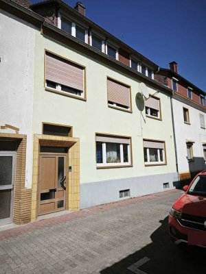 **RESERVIERT** 4 ZKB Eigentumswohnung in kleiner Wohneinheit zu verkaufen