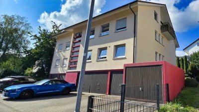 Gepflegte 2,5 Zimmer Wohnung mit Einbauküche