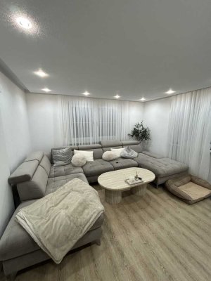 Kernsanierte 3 - Zimmer Wohnung