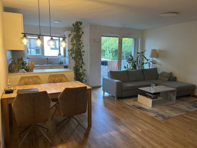 Geräumige - Lichtdurchflutete - 4-Zimmer-Wohnung