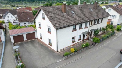 Charmante Doppelhaushälfte + großem Garten - zwei Wohneinheiten + Wohnraum im Dachgeschoss + Keller