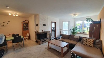 3- Zimmer-Wohnung im 1. OG mit Sonnenbalkon und offenem Kamin