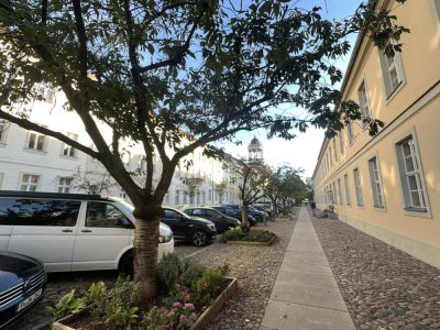 Citylage Potsdam – Wohnen auf Zeit - Bezugsfreie Dachgeschosswohnung mit Terrasse