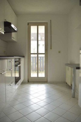 Ruhige 2 Zimmerwohnung mit Balkon und EBK