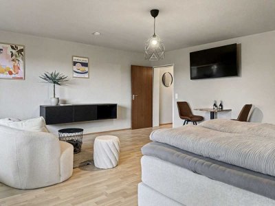 Frisch renoviert & voll möbliert: 1-Zimmer-Wohnung mit Balkon und Aussicht in Bad Herrenalb