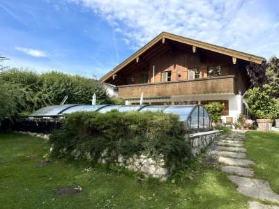 Hochwertiges Einfamilienhaus/Villa mit drei Garagen und Pool!