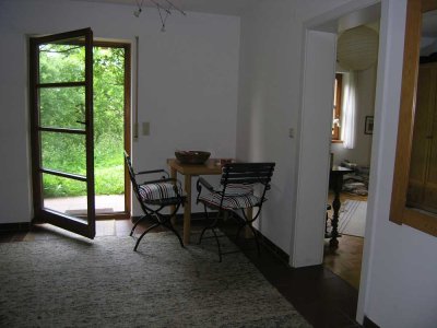 Helle 2,Abgeschlossene 2-Zimmer Wohnung mit Garten in 3-er WG Haus in Würzburg-Oberdürrbach