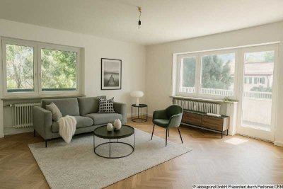 * 2-Zimmer mit seperater Küche / 30 m² Balkon / zentrale Lage *