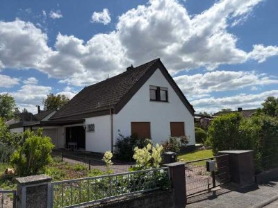 Großes Einfamilienhaus mit Pool und schönem Grundstück - OT Assenheim