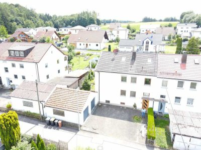 FAMILIENFREUNDLICH & RUHIG: DHH MIT 8 ZIMMERN, GARTEN UND DOPPELGARAGE IN SCHNUTTENBACH!