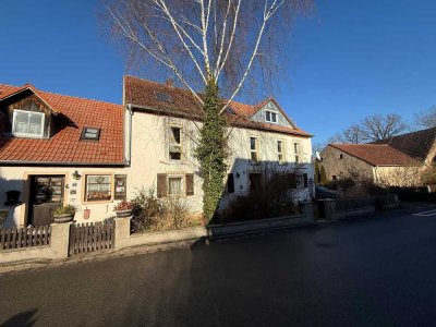 Investitionsobjekt am Altmühlsee: Mehrfamilienhaus plus Doppelhaushälfte mit Entwicklungspotenzial