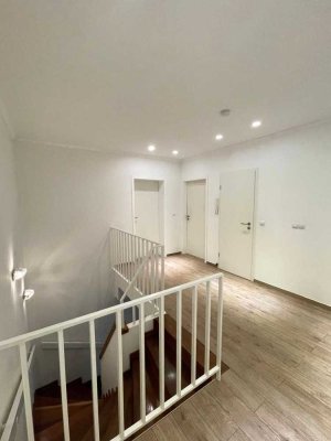 Moderne 5-Zimmer-Maisonette-Wohnung mit Balkon im Herzen von Unna