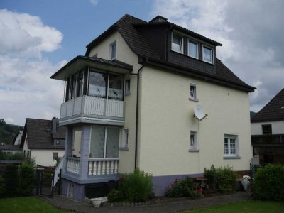 / Mehrfamilienhaus in Lenhausen  Platz für bis zu drei Familien!