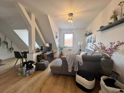 Helle 3-Zimmer-Dachgeschosswohnung mit Einbauküche