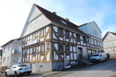 Ehemalige Metzgerei mit Wohnung und viel Ausbaureserve !!