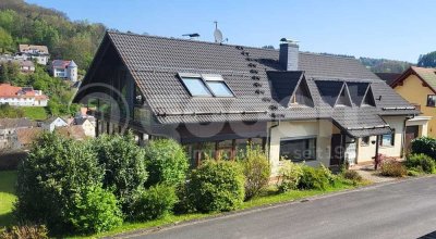 Schickes Zweifamilienhaus mit Option im Spessart