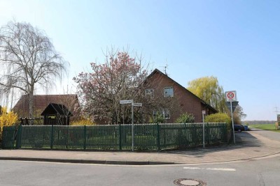 Kapitalanlage mit Aussicht: 3-Familien-Haus in ruhiger Feldrandlage