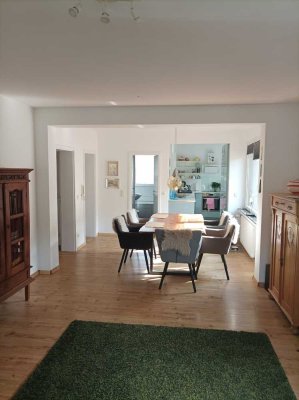modernisierte Wohnung in Leverkusen Schlebusch mit neuwertiger Küche. optional mit Garage